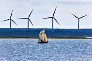 allmogebåt, elkraft, elproduktion, energi, Gotland, hamn, hamnen, hav, havet, havsstrand, Klintehamn, Kovik, landskap, natur, segelbåt, vindkraft, vindkraftpark, vindkraftverk, vindmölla, vindsnurror