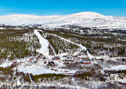 anlggningar, drnarbild, drnarbilder, drnarfoto, flygbild, flygbilder, flygfoto, flygfoton, Jmtland, nedfarter, ottfjllet, pister, skidanlggning, skidbackar, skidort, vinter, Vldalen